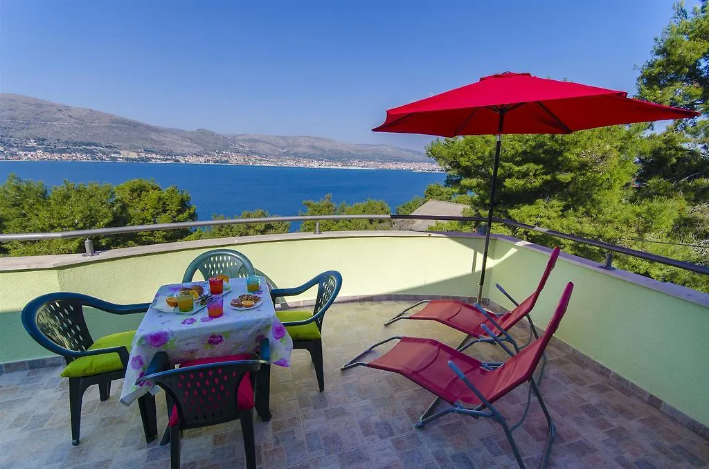 Apartments Pava  Donji Okrug (Ciovo)