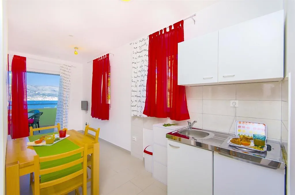 Apartments Pava 0*, Donji Okrug (Ciovo)